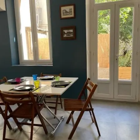 Cote Cour Apartment