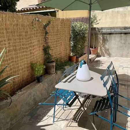 Cote Cour Apartment *