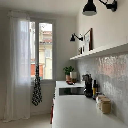 8aub - Superbe Cosy A Deux Pas Du Vieux Port *