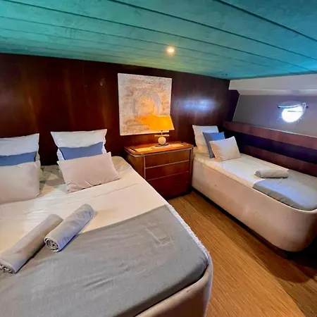 船屋 Yacht Idealement Situe Au Coeur Du Vieux-port