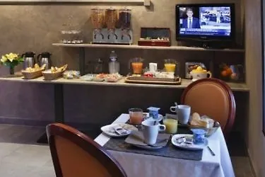 Adonis Vieux Port – Du Palais Hotel