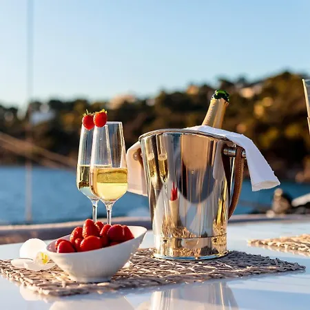 船屋 Yacht Idealement Situe Au Coeur Du Vieux-port