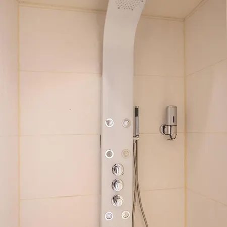 Les 3 Vue Piscine
