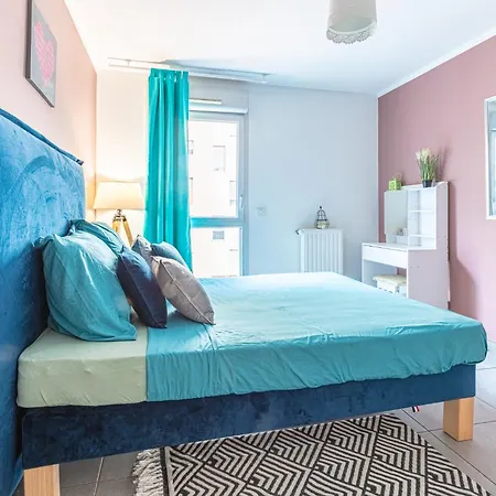 Apartment Ideal Friends & Family - Hypercentre - Plage 3km - Balcon - Spatieux- Parking Prive *