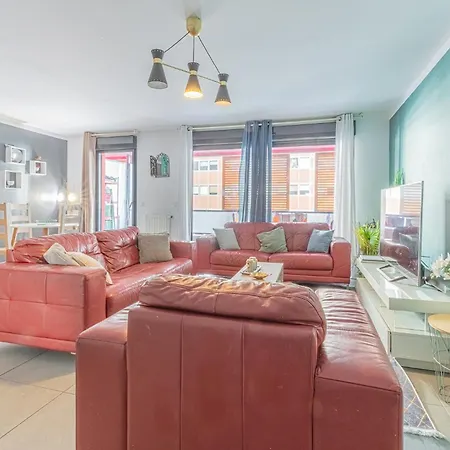 Ideal Friends & Family - Hypercentre - Plage 3km - Balcon - Spatieux- Parking Prive Apartment *