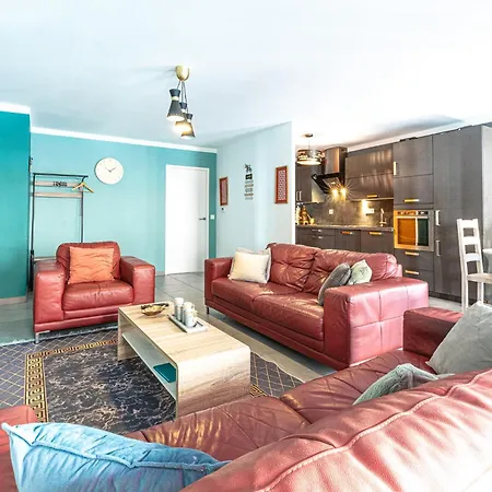 Ideal Friends & Family - Hypercentre - Plage 3km - Balcon - Spatieux- Parking Prive Apartment *