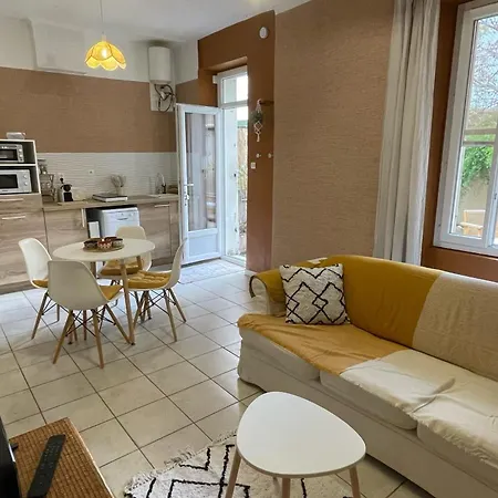 Beautiful Near Notre-dame-du-mont Apartment Marseilles