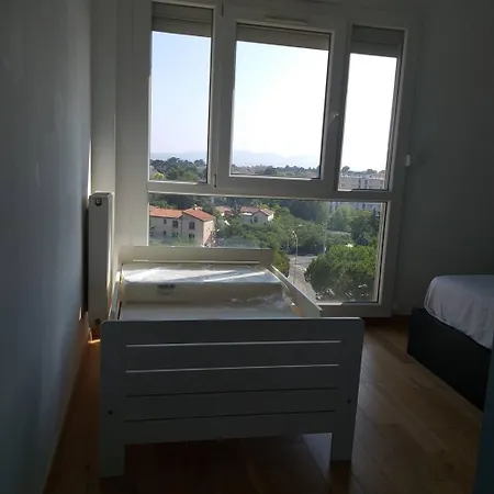 A Terrasse / 70m² + Parking Prive Apartment *