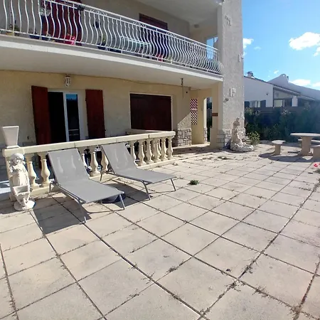 Apartment Bas De Avec Jardin Et Piscine Proche Plages Calanques