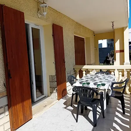 Bas De Avec Jardin Et Piscine Proche Plages Calanques Marseille
