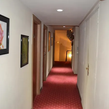 Hotel Saint Ferreol Marseilles