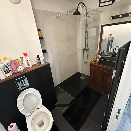 Apartment Centre *