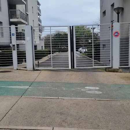 T3 Spacieux Et Paisible Avec Deux Places Parking Proche Vieux Port