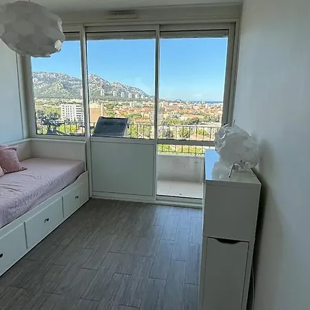 Vue Sans Vis-a-vis Apartment *