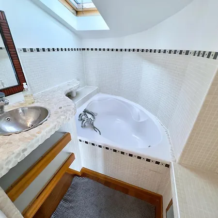 D'architecte Tout Confort, Piscine & Jardin 别墅