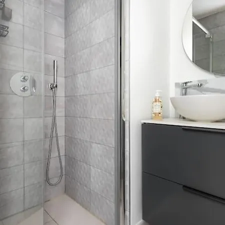 Apartment Location Design Marseille