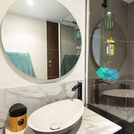 Location Design Apartment *