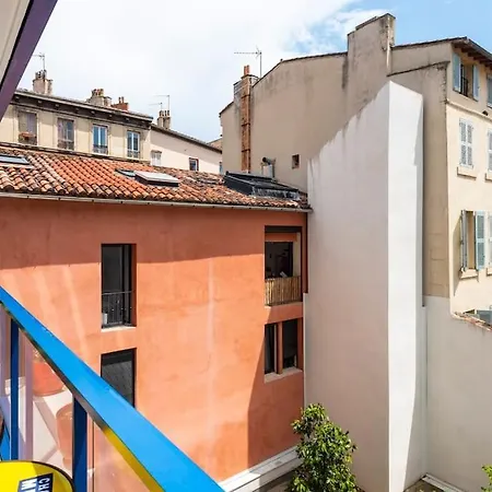 Location Design Apartment