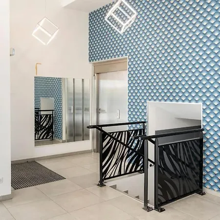 Location Design Apartment Marseille