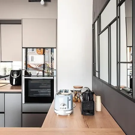 Location Design Apartment Marseille