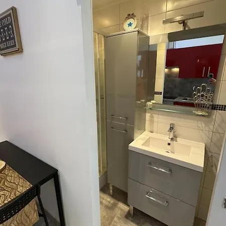 Apartment Studio A Louer Marseille