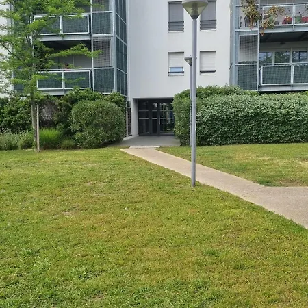 Apartment T3 Spacieux Et Paisible Avec Deux Places Parking Proche Vieux Port