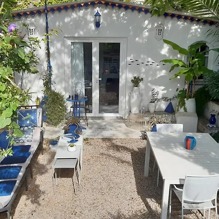 Holiday home Maison Et Terrasse Dans Le Jardin Du Chateau De Gaillard Marseille
