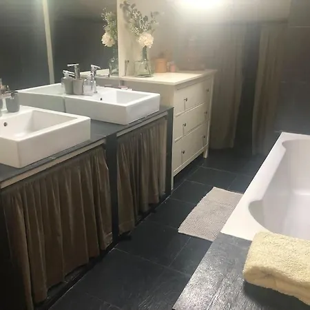 Daire Duplex Atypique Avec Terrasse Marsilya