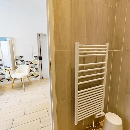 Appartamento Cozy - Near Train Station - Les Freres De La Loc' *
