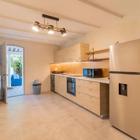 Charmante Maison Sur *