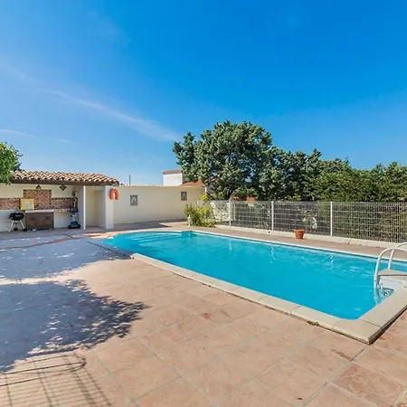 Holiday home Charmante Maison Sur *