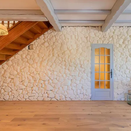 Charmante Maison Sur *