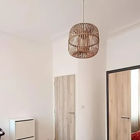 Mon Jardin Secret Marseillais Avec Terrasse Dans Le Quartier Cool Du Monde Appartement *