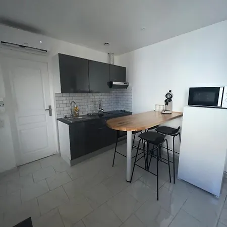 Maisonnette Recente Avec Piscine Guest house Marseille