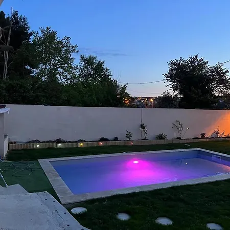 Maisonnette Recente Avec Piscine *