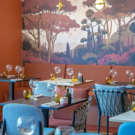 Mercure Centre Bompard La Corniche Отель