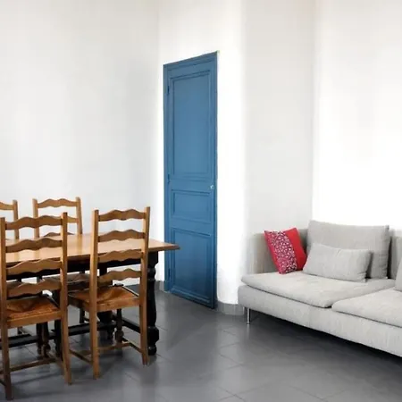 Spacieux T4 Avec Cours Privee Appartement *