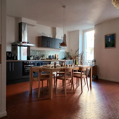 Grand T3 Breteuil Apartment
