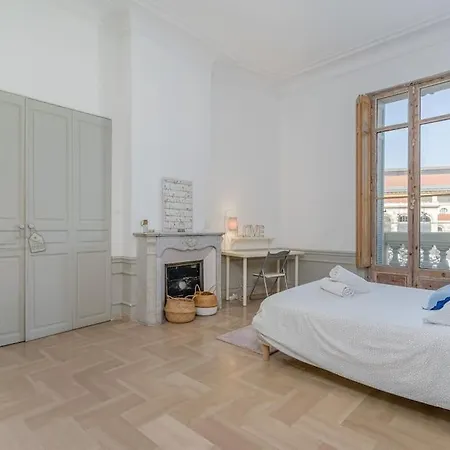 Amazing! Very Large Ideally Located