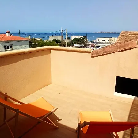 Penthouse 2 Pieces Avec Terrasse Vue A 150 M De La *