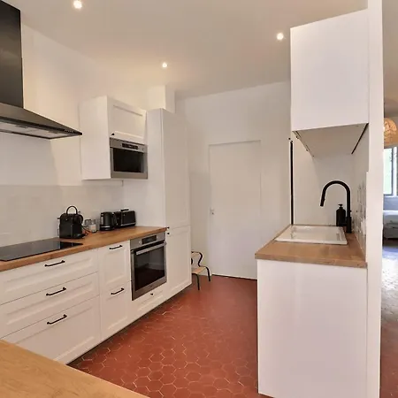 Apartment Spacious T3 In The Heart Of Marseille