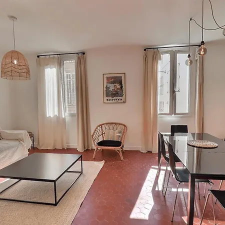 Spacious T3 In The Heart Of Apartment *