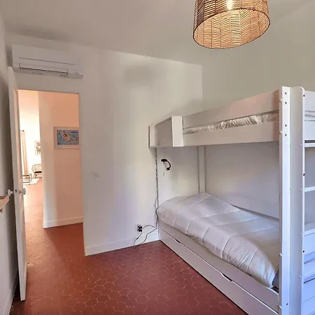 Apartment Spacious T3 In The Heart Of Marseille