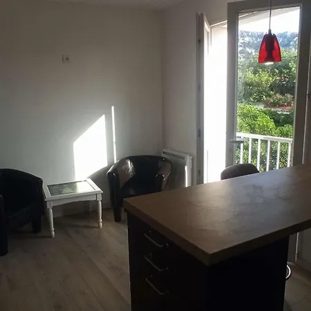 2 Pieces A 150 M De La Apartment *