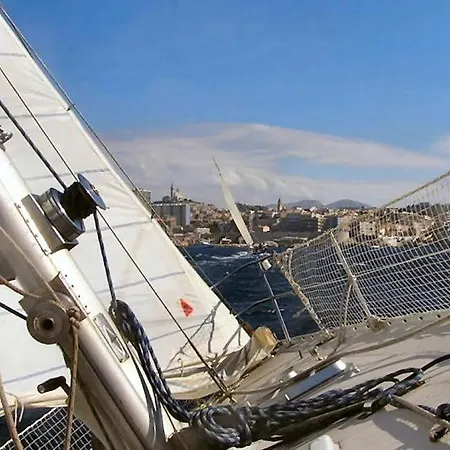 2 Pieces A 150 M De La Apartment Marseille