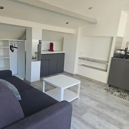 3 Avec Terrasse 18m - 8 Pers - 1 Place De Parking *