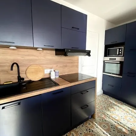 Magnifique Vue - 500m Velodrome, Plages, Borely Apartment