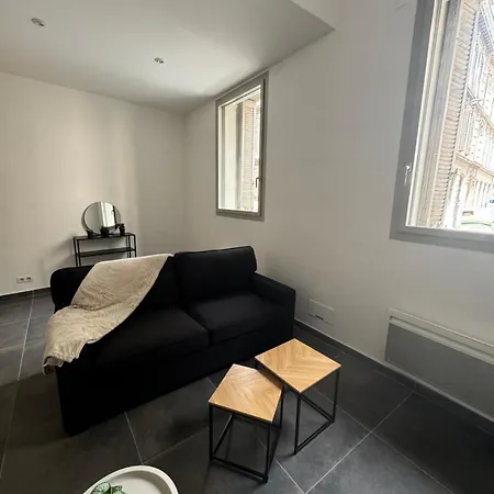 Et Spacieux Duplex Rue Paradis, Apartment *