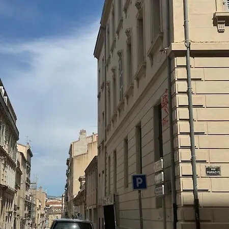 Et Spacieux Duplex Rue Paradis, *