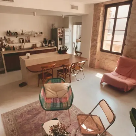 Lumineux Centre Apartment *